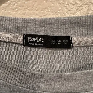 Romewe Grey Crewneck with Pink and Lavender Dragon sz XXL thumbnail 4