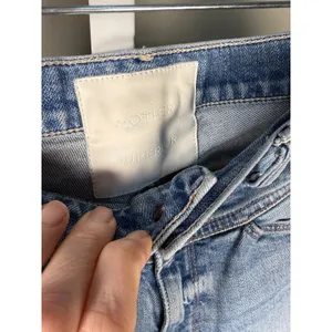 Mother Dazzler Yoke Front Ankle Jeans‎ Light Wash High Rise Crop Denim thumbnail 2