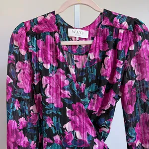 WAYF‎ sz S pink floral wrap upscale maxi dress thumbnail 4