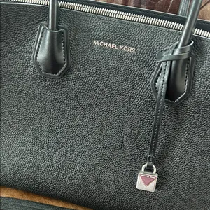 Michael Kors Mercer Large Pebbled Leather Accordion Tote Bag thumbnail 4