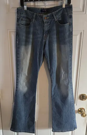 Levi’s Superlow 518 Flare Jeans Women’s Size 11M Y2K Low Rise Blue Denim 32x31 thumbnail 1