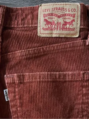 Levi’s High-Waisted Corduroy Mom Jeans thumbnail 7