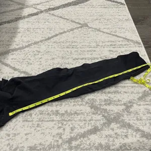 Lululemon Black 7/8 Leggings thumbnail 10