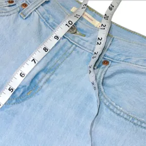 Levi's Light Wash Low Pro Straight Distressed Relaxed Jeans Sz 26 L31” thumbnail 8
