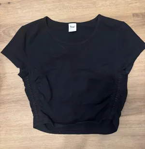 TNA Aritzia T-Shirt Cropped thumbnail 1