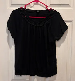 Ann Taylor Black Lattice Neck Cap Sleeve Gathered Hem Top Women's Large‎ Modal thumbnail 1
