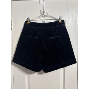 & Other Stories High Waist Quilted Velvet Shorts Coquette Dark‎ Academia Preppy thumbnail 4