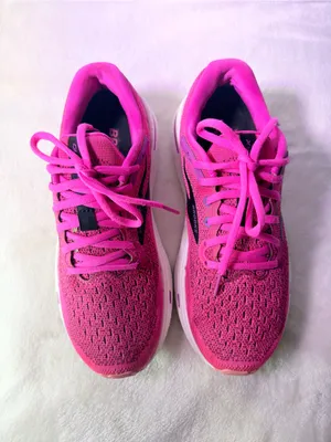 Brooks Ghost Max Women's Running Shoe - Hot Pink & Black thumbnail 4
