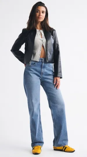 Abercrombie & Fitch 90’s Relaxed Jean thumbnail 1