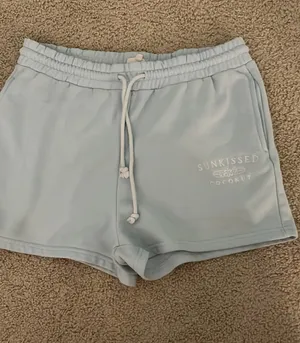 Blue sun-kissed coconut sweatpants short women’s L thumbnail 1