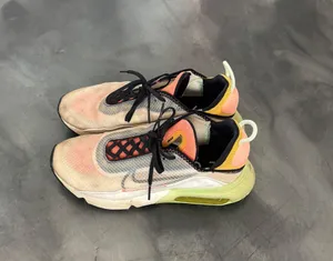 Nike Shoes thumbnail 1