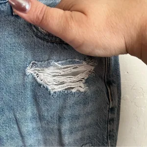 AEO Relaxed Mom‎ Jean Distressed Denim Jeans thumbnail 5