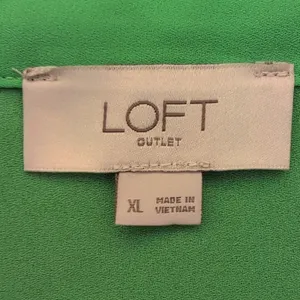 Loft Sleeveless V-Neck Blouse | Loft Sleeveless Collared Shirt | Green Loft Top thumbnail 8