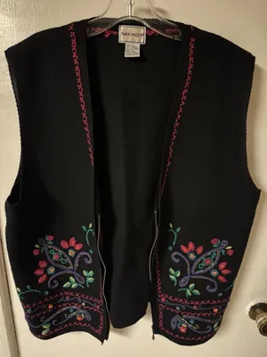 Vntg Napa Valley‎ 100% Wool Embroidered Zip Cardigan Size M thumbnail 1