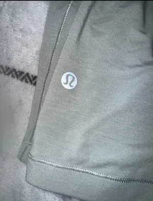 Lululemon shirt thumbnail 3