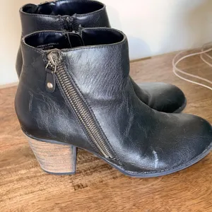 Black Side Zip Ankle‎ Boots Womens 8 Stacked Heel Casual Booties Boho Chic Indie thumbnail 10