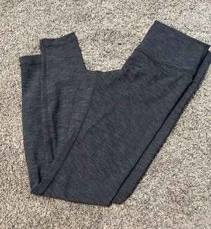 Lululemon Wunder Under Hi-Rise Tight Full-On Luxtreme 28" size 8 thumbnail 1