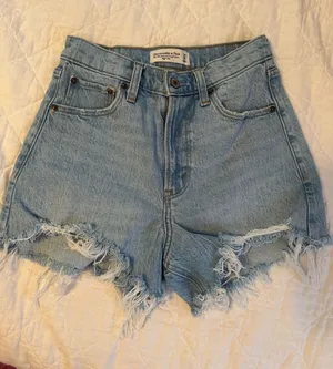 Abercrombie 90s Cut-Off High-Rise Shorts thumbnail 1