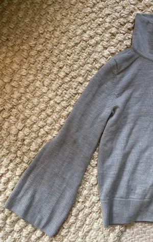 Lululemon Sweater thumbnail 2