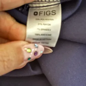 FIGS Scrubs Top Size Medium Dark Blue thumbnail 4