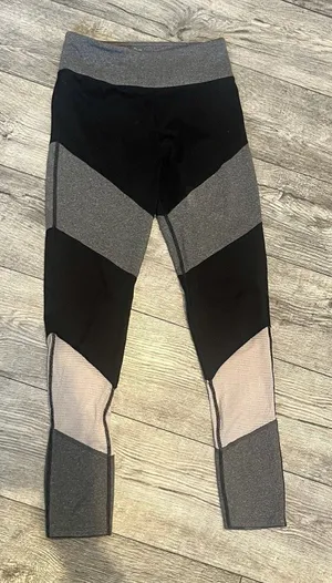 Kohls SO Large Womens Yoga High Rise‎ Leggings Black Gray & White Athleticwear thumbnail 1