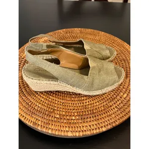 Clarks Artisan Petrina Gaia Sage Green Metallic‎ Espadrille Wedge Sandals 8.5M thumbnail 4