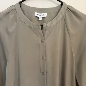 Gilli Sage Green Button Front Dress Womens Small Balloon Sleeve Tiered thumbnail 2