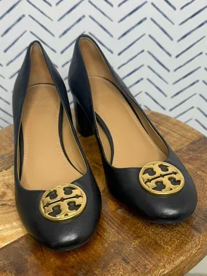 Tory Burch Black Leather Block Heel Pumps Gold Logo Medallion Excellent Size 8.5 thumbnail 4