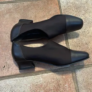 David Tate "Dynasty" Stretchy Fabric and Leather Cap-Toe Slip-Ons. 7.5 thumbnail 6