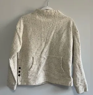 Sweater thumbnail 1