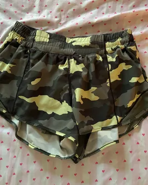 Lululemon Shorts thumbnail 1