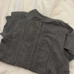 Lululemon Grey Swiftly Tee thumbnail 4
