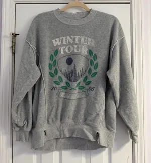 Aerie Winter Tour 2006 Sweatshirt size XXS but runs oversized thumbnail 1