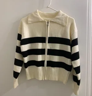 Cardigan thumbnail 1
