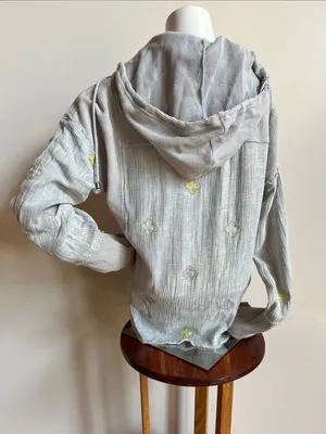Mystree Light Gray Waffle-Knit Hooded Button Shirt floral detail removable hood thumbnail 4