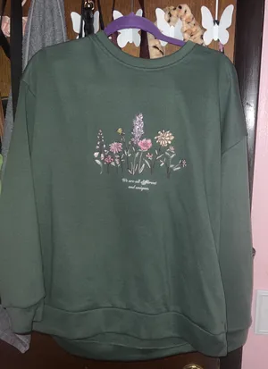 Green Crewneck thumbnail 1