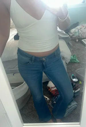 Hollister Low-Rise Bootcut Jeans thumbnail 1