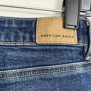 American‎ Eagle Mom Jeans Womens 4 Short Blue High Rise Stretch Denim thumbnail 12