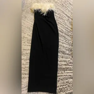 HOUSE OF CB Serai Feather Trim Stretch Crepe Cocktail Dress in Black size S thumbnail 5