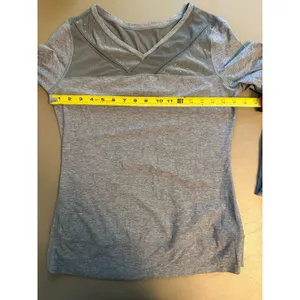 Lululemon Just Breathe Long Sleeve Top Women's Medium 10 Light Gray Athletic thumbnail 7