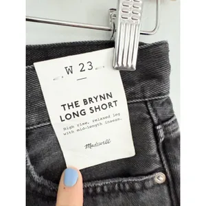 Madewell | NWT | The Brynn Long Short in Levin Wash | Sz 23 thumbnail 4