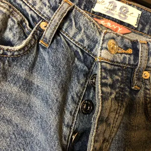We the free Curvy Georgine Mom Jeans Distressed‎ Size 28 thumbnail 5