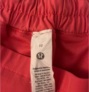 Lululemon hottie hots 2.5 low rise  thumbnail 4