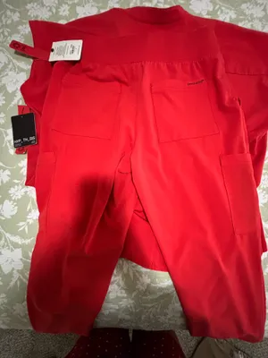 Hypothesis Red Scrub Set thumbnail 5