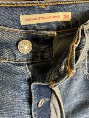 Levi's Women's Ribcage Straight Ankle Blue Denim Jeans Size 28 Buttonfly boho thumbnail 2