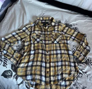 Polly & Esther Y2K plaid button-up flannel shirt thumbnail 2