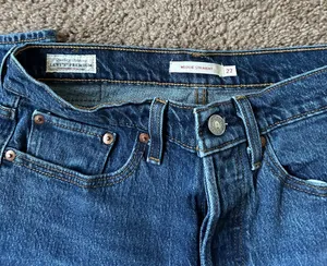 Levi’s Wedgie Straight Jeans thumbnail 2