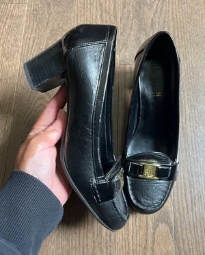 Ralph Lauren Black Leather Block Heel Loafers with Gold RL Accent size 6.5 thumbnail 1