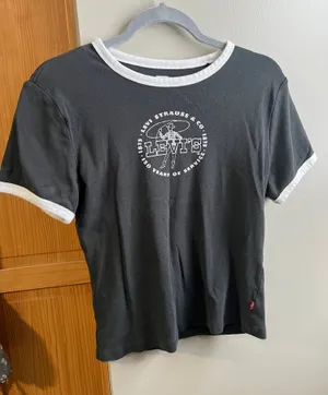 Levi’s Crop Top thumbnail 1