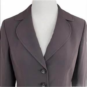 Petites Classic Brown Cuff Sleeve Blazer thumbnail 4